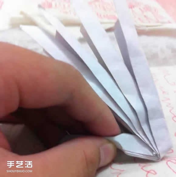 骷髏手骨的折紙方法圖解 萬(wàn)圣節(jié)恐怖骷髏手折法 -  rpnrmr.com