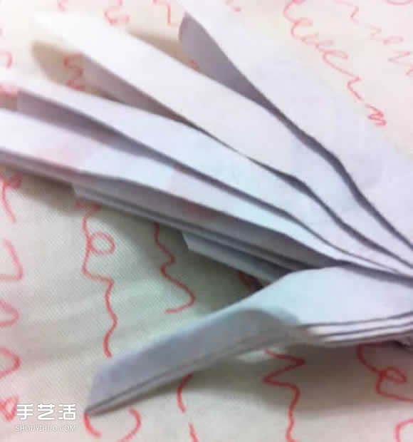 骷髏手骨的折紙方法圖解 萬(wàn)圣節(jié)恐怖骷髏手折法 -  rpnrmr.com
