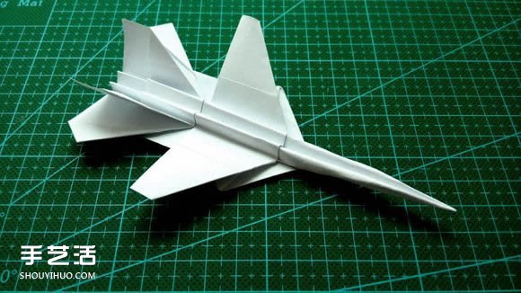 怎么用紙折戰(zhàn)斗機圖解 A4紙折戰(zhàn)斗機的折法 -  rpnrmr.com