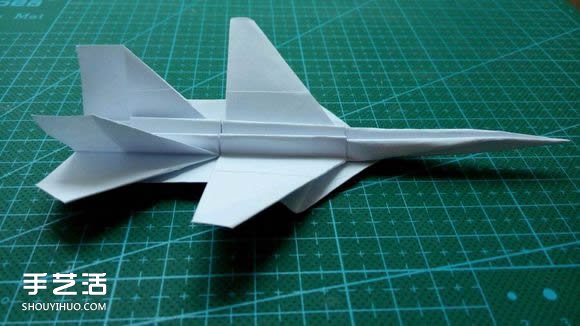 怎么用紙折戰(zhàn)斗機圖解 A4紙折戰(zhàn)斗機的折法 -  rpnrmr.com