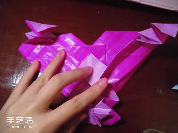 蝶戀花愛心折紙圖解 創(chuàng)意愛心的折法步驟圖 -  rpnrmr.com
