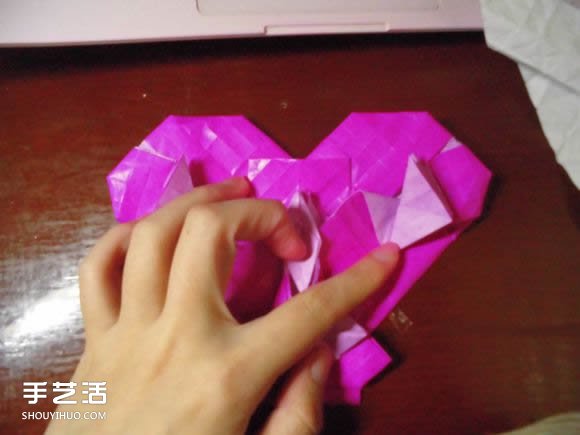 蝶戀花愛心折紙圖解 創(chuàng)意愛心的折法步驟圖 -  rpnrmr.com