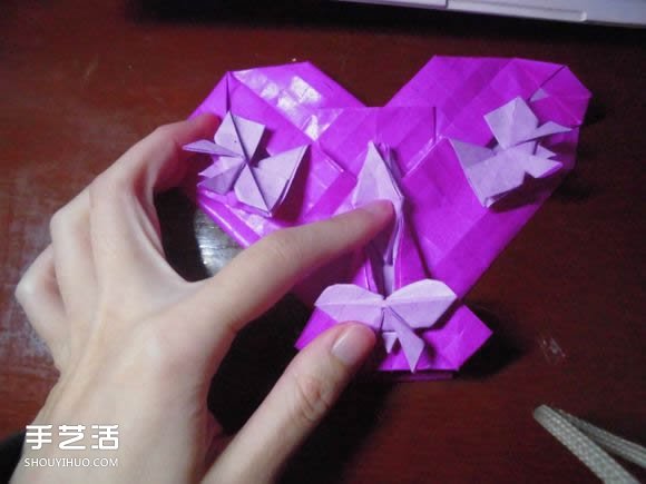 蝶戀花愛心折紙圖解 創(chuàng)意愛心的折法步驟圖 -  rpnrmr.com