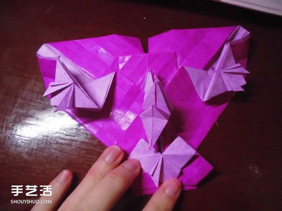 蝶戀花愛心折紙圖解 創(chuàng)意愛心的折法步驟圖 -  rpnrmr.com