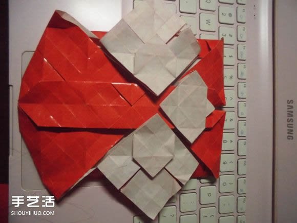 接吻魚愛心折紙圖解 超復(fù)雜桃心的折法過程 -  rpnrmr.com