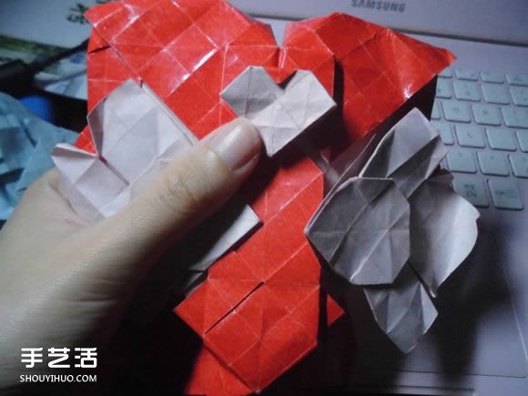 接吻魚愛心折紙圖解 超復(fù)雜桃心的折法過程 -  rpnrmr.com