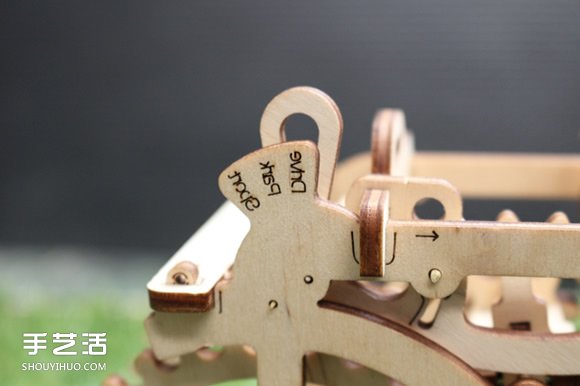 UGEARS自走拖拉機(jī)模型制作 利用橡皮筋產(chǎn)生動力 -  rpnrmr.com