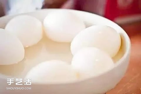 復活節(jié)彩蛋制作基礎：把蛋白和蛋黃吹出的方法 -  rpnrmr.com
