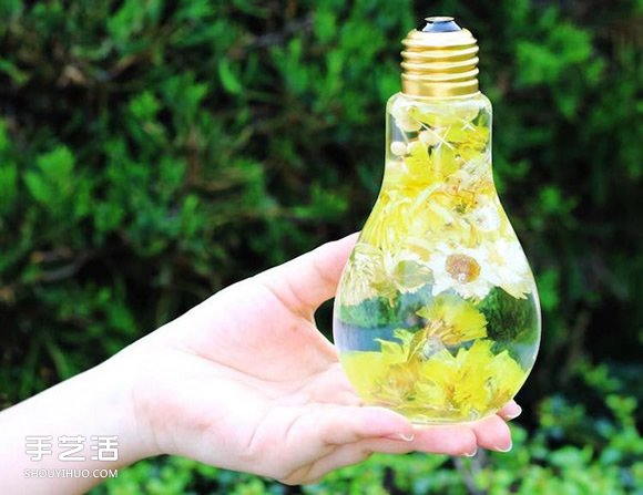 日本花卉藝術(shù)家打造超夢幻的燈泡花藝裝飾品 -  rpnrmr.com