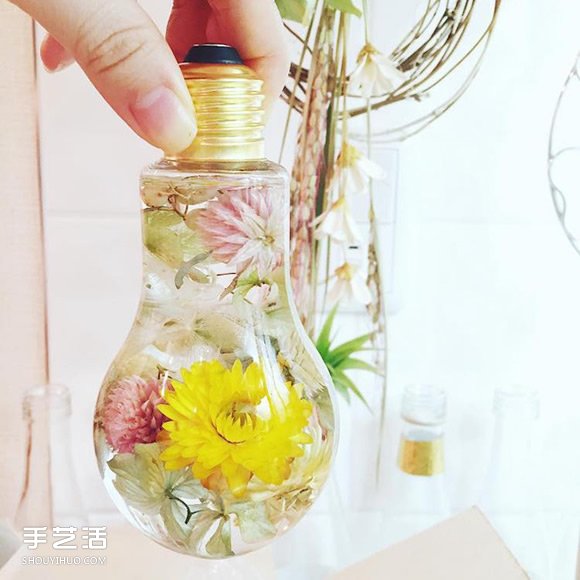 日本花卉藝術(shù)家打造超夢幻的燈泡花藝裝飾品 -  rpnrmr.com