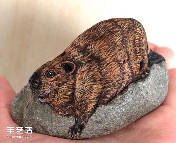 畫(huà)出動(dòng)物的仿真姿態(tài) 藝術(shù)家展現(xiàn)石頭畫(huà)的美感 -  rpnrmr.com