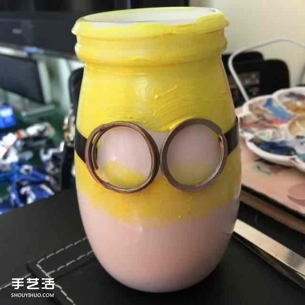 玻璃瓶做筆筒的方法 小黃人玻璃筆筒DIY教程 -  rpnrmr.com