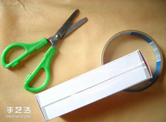 化妝品盒廢物利用DIY制作墻上擱板的方法 -  rpnrmr.com