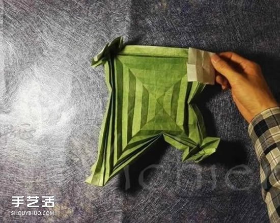 三生玫瑰花的折紙圖解 一張紙折出三朵玫瑰花 -  rpnrmr.com
