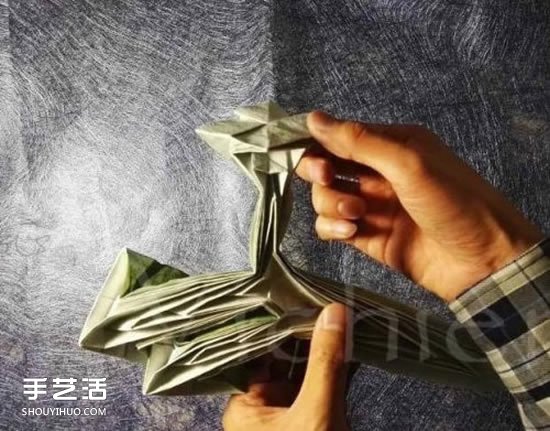 三生玫瑰花的折紙圖解 一張紙折出三朵玫瑰花 -  rpnrmr.com