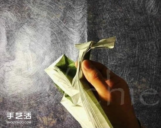 三生玫瑰花的折紙圖解 一張紙折出三朵玫瑰花 -  rpnrmr.com