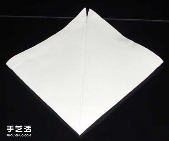 餐巾折疊方法圖解 簡單折出立體的皇冠 -  rpnrmr.com