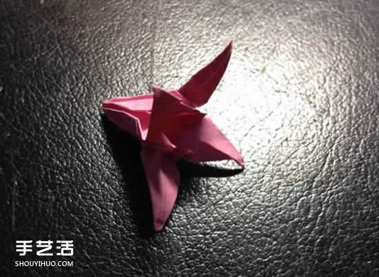 百合花怎么折圖解教程 折百合花的過程實(shí)拍 -  rpnrmr.com