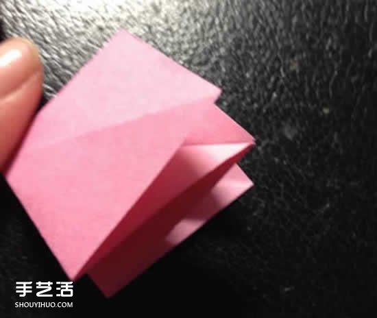 百合花怎么折圖解教程 折百合花的過程實(shí)拍 -  rpnrmr.com