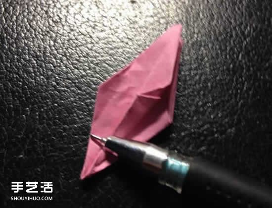 百合花怎么折圖解教程 折百合花的過程實(shí)拍 -  rpnrmr.com