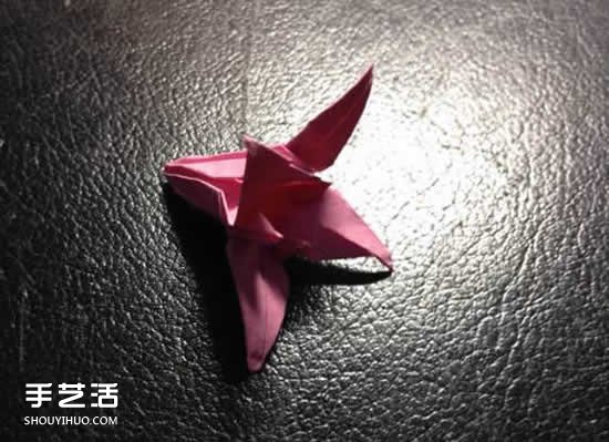 百合花怎么折圖解教程 折百合花的過程實(shí)拍 -  rpnrmr.com