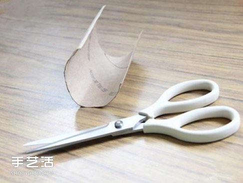 幼兒園望遠(yuǎn)鏡的制作教程 卷紙筒做望遠(yuǎn)鏡玩具 -  rpnrmr.com