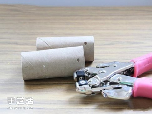 幼兒園望遠(yuǎn)鏡的制作教程 卷紙筒做望遠(yuǎn)鏡玩具 -  rpnrmr.com