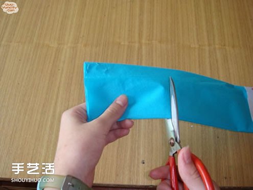 手工皺紋紙玫瑰花做法 簡(jiǎn)單皺紋紙玫瑰花的折法 -  rpnrmr.com