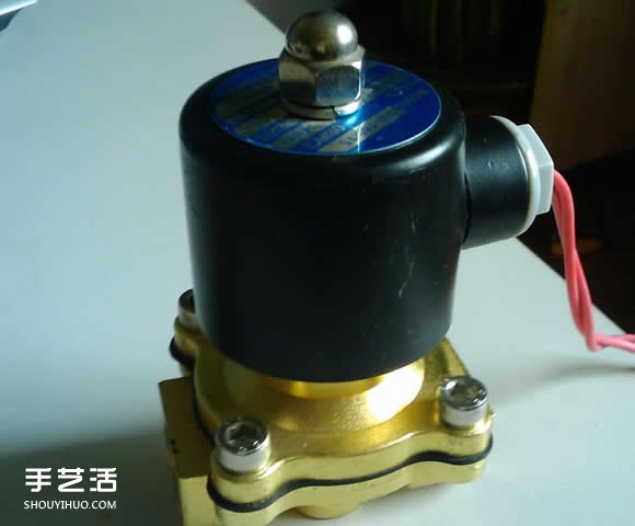 如何自制自動(dòng)澆花器 自動(dòng)澆花器的做法圖解 -  rpnrmr.com