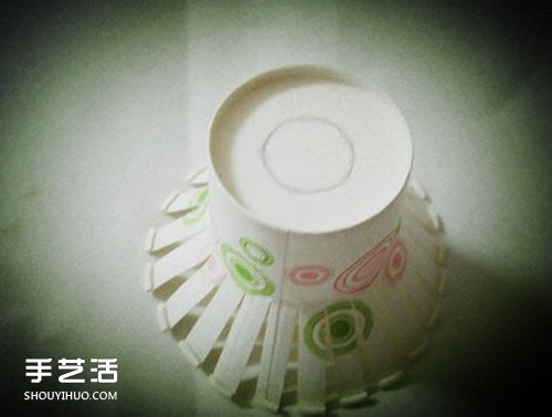 一次性紙杯制作燈罩 簡(jiǎn)易紙杯燈罩的做法 -  rpnrmr.com