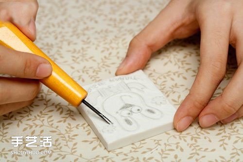 皮革墜項鏈DIY圖解 用皮革制作項鏈禮物的方法 -  rpnrmr.com