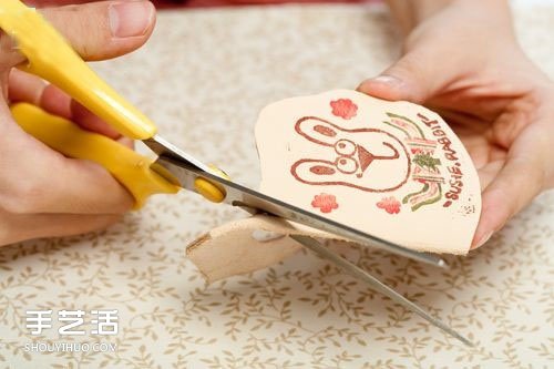 皮革墜項鏈DIY圖解 用皮革制作項鏈禮物的方法 -  rpnrmr.com