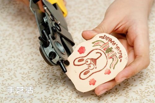 皮革墜項鏈DIY圖解 用皮革制作項鏈禮物的方法 -  rpnrmr.com