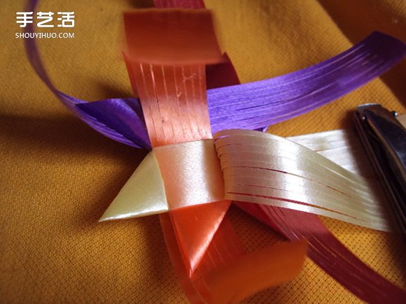彩帶風(fēng)鈴制作圖解：星星/絲星蝶/圓環(huán)圈/燈籠 -  rpnrmr.com