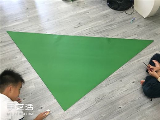 自制大圣誕樹的方法 手工折紙大型圣誕樹圖解 -  rpnrmr.com