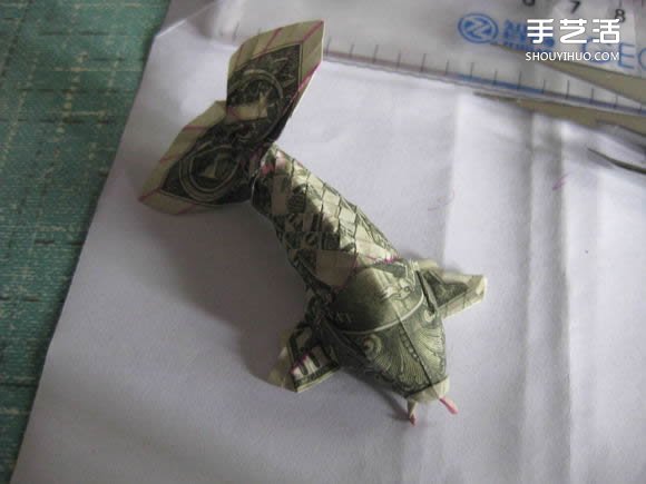 折紙美元鯉魚的方法 用美元折鯉魚怎么折圖解 -  rpnrmr.com