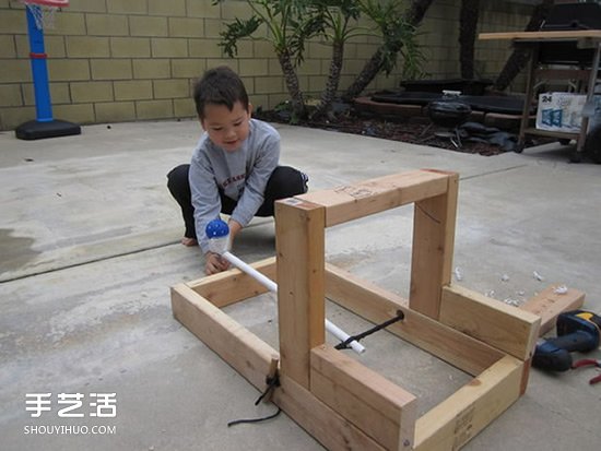 無敵老爹的小發(fā)明：簡易投石機(jī)的制作方法  -  rpnrmr.com