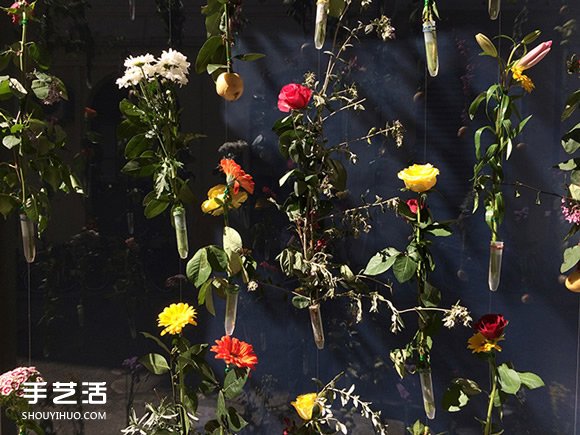 2000朵鮮花編織成簾幕 米蘭設(shè)計(jì)室的春季外墻 -  rpnrmr.com