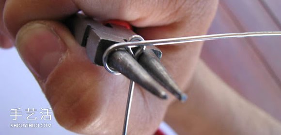 曲別針手工制作波西米亞風(fēng)的蝴蝶手鏈圖解 -  rpnrmr.com