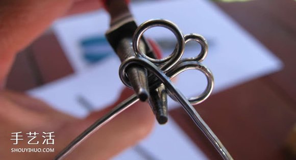 曲別針手工制作波西米亞風(fēng)的蝴蝶手鏈圖解 -  rpnrmr.com