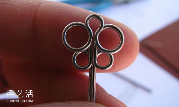 曲別針手工制作波西米亞風(fēng)的蝴蝶手鏈圖解 -  rpnrmr.com