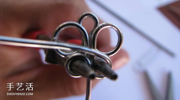 曲別針手工制作波西米亞風(fēng)的蝴蝶手鏈圖解 -  rpnrmr.com
