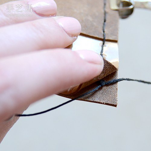 送男友的好禮物：自制iPhone皮革手機(jī)套的方法 -  rpnrmr.com