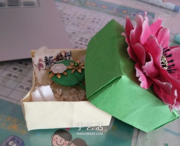 正方形禮品盒的折法 帶花朵禮品盒折紙圖解 -  rpnrmr.com