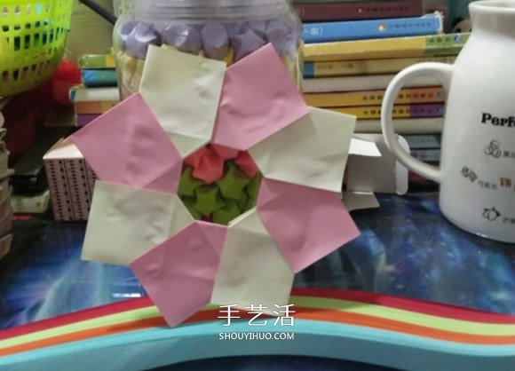 簡易圣誕花環(huán)折紙圖解 幼兒折圣誕花環(huán)的折法 -  rpnrmr.com