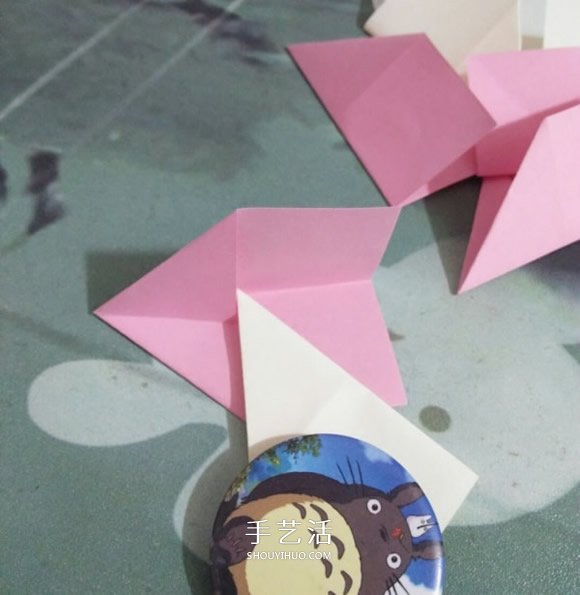 簡易圣誕花環(huán)折紙圖解 幼兒折圣誕花環(huán)的折法 -  rpnrmr.com