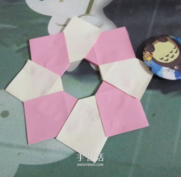 簡易圣誕花環(huán)折紙圖解 幼兒折圣誕花環(huán)的折法 -  rpnrmr.com
