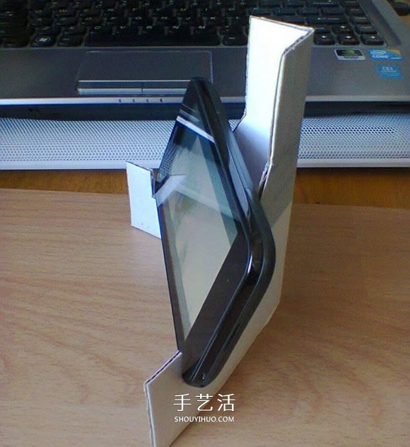 廢紙盒做手機(jī)支架方法 簡易手機(jī)支架制作方法 -  rpnrmr.com