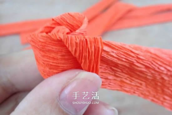 手工皺紋紙玫瑰花做法 玫瑰花皺紋紙花的折法 -  rpnrmr.com