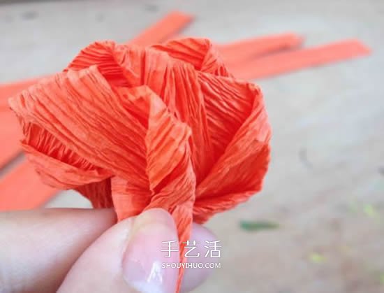 手工皺紋紙玫瑰花做法 玫瑰花皺紋紙花的折法 -  rpnrmr.com